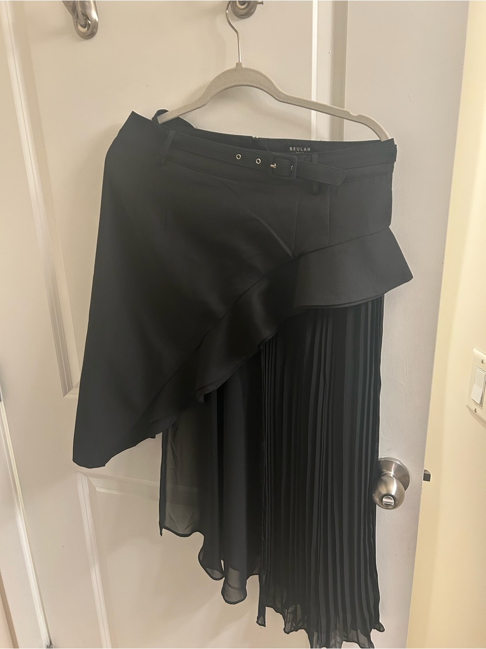 Beilah London. Asymmetric Ruffle Pleated Skirt with belt-Black